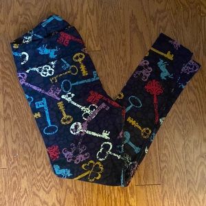 Tall and Curvy LuLaRoe Leggings